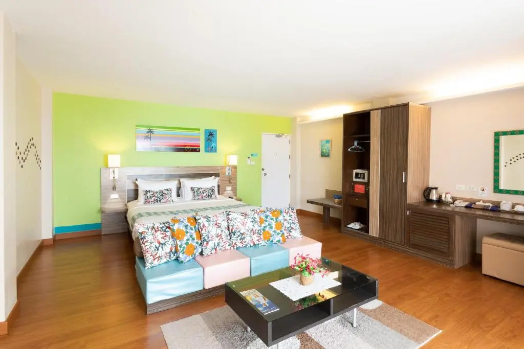 Deluxe Double room (full double bed)