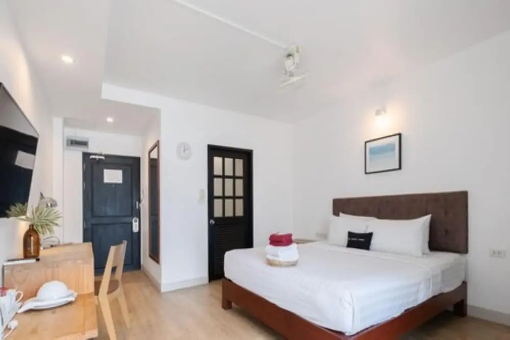 Standard Double room with balcony (full double bed)