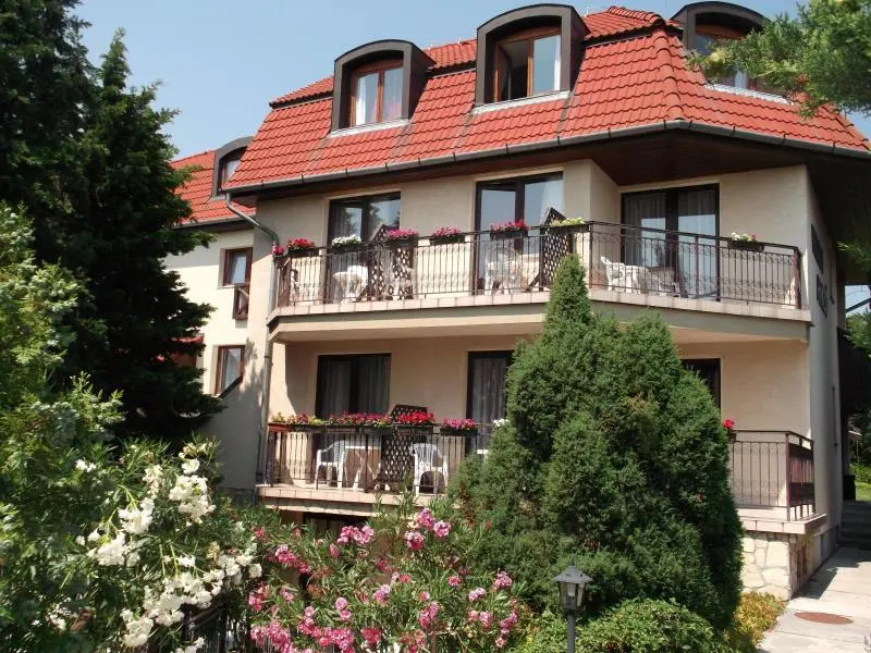 Helios Hotel Pension - Chambres