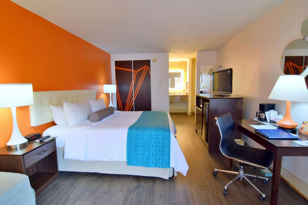 Double room (full double bed)