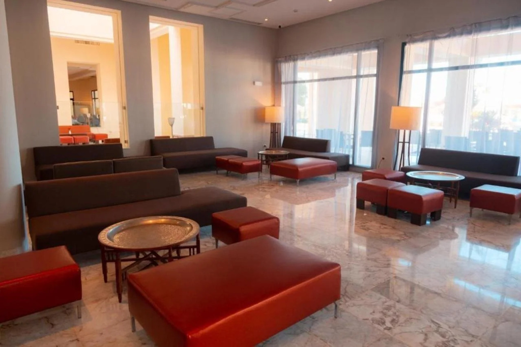 Lobby & Reception