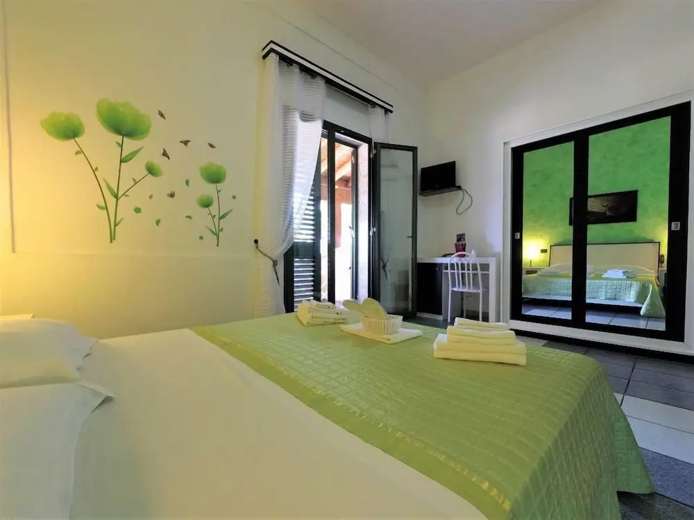 Standard Double room with balcony and with sea view (full double bed)