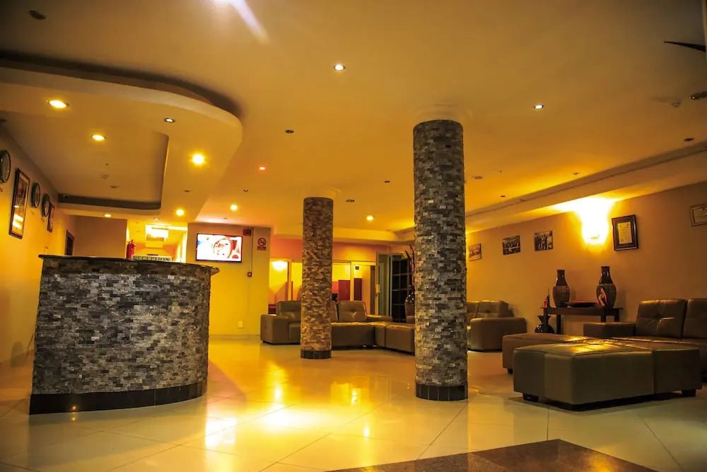 Lobby & Reception