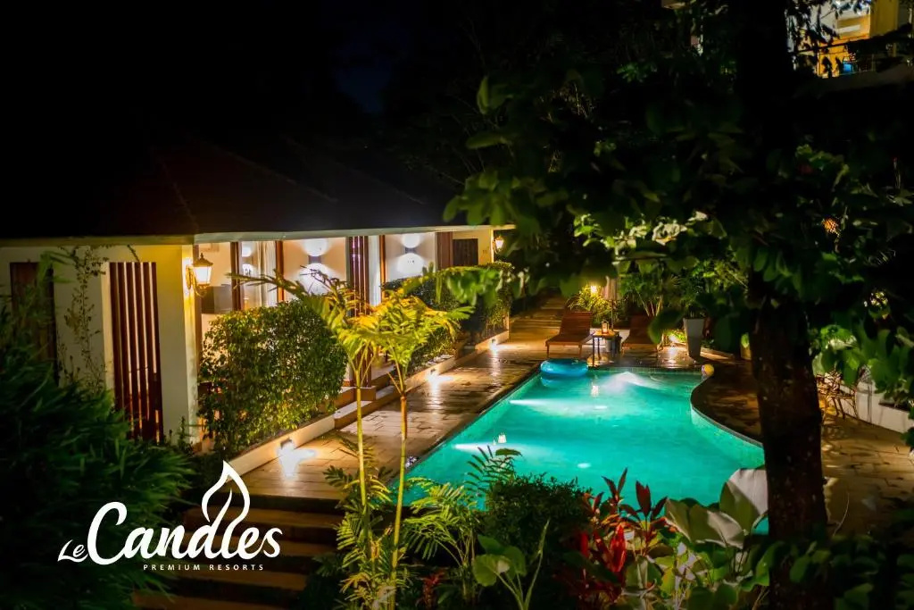 Standard Double room with pool view (full double bed)