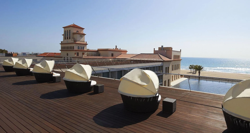 Le Meridien Ra Beach Hotel & Spa - 2