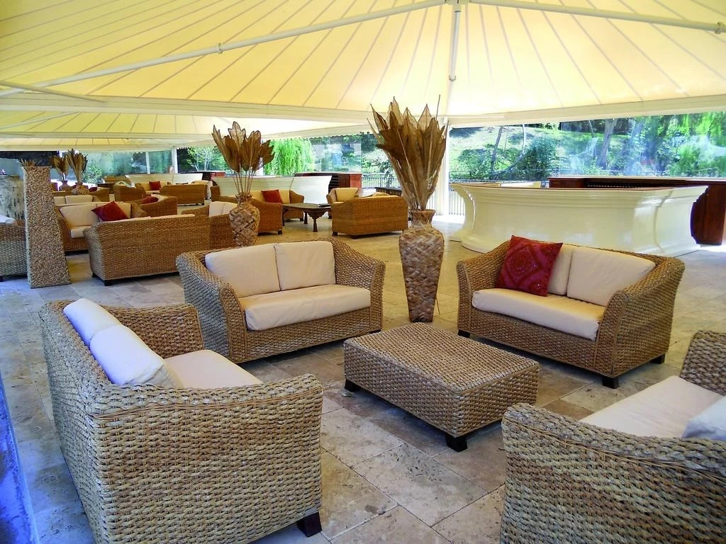 Lobby & Reception