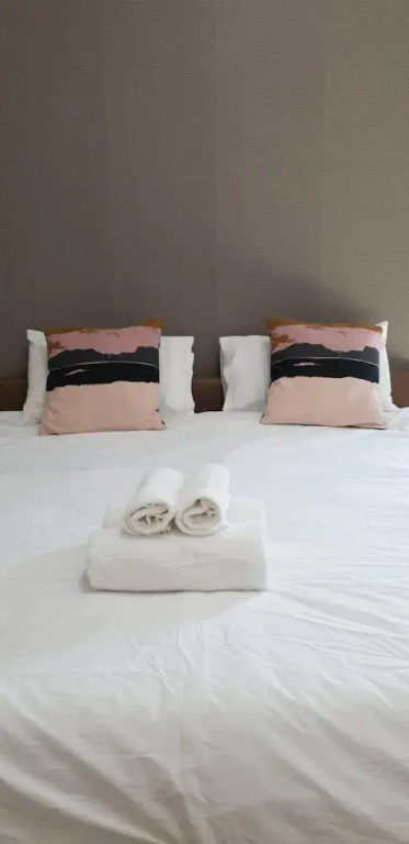 Standard Double room with balcony (full double bed)