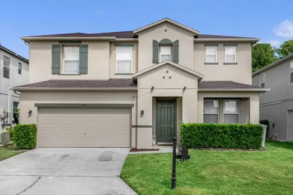 325 6Br - Modern two Storie Home With Games