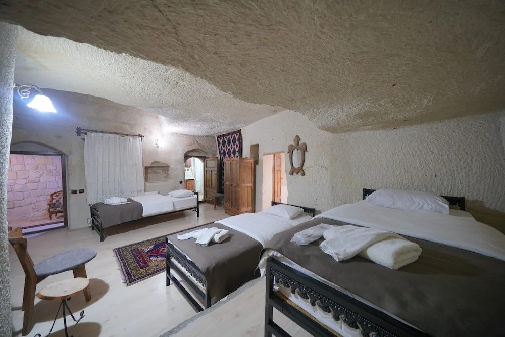 Cave Family Suite