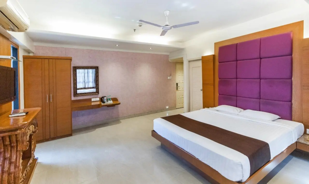 Platinum room