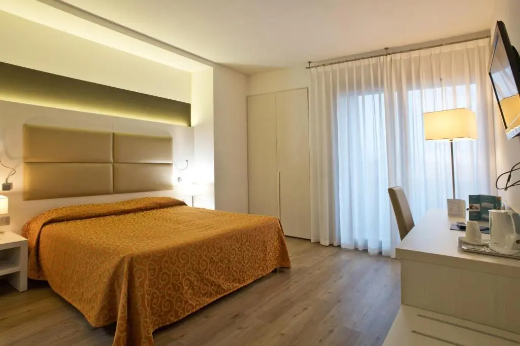 Superior Double room (full double bed)