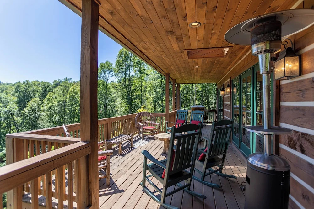 Gratitude - Hot Tub, Pool Table, Covered Decks, 5 Minutes to Boone-
