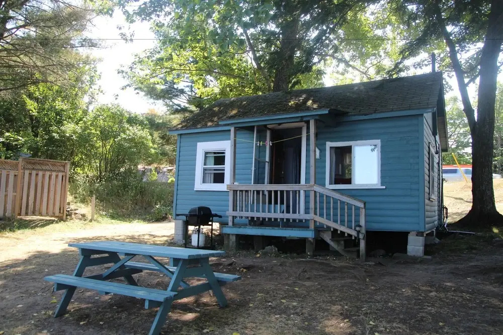Black Lake Cabins