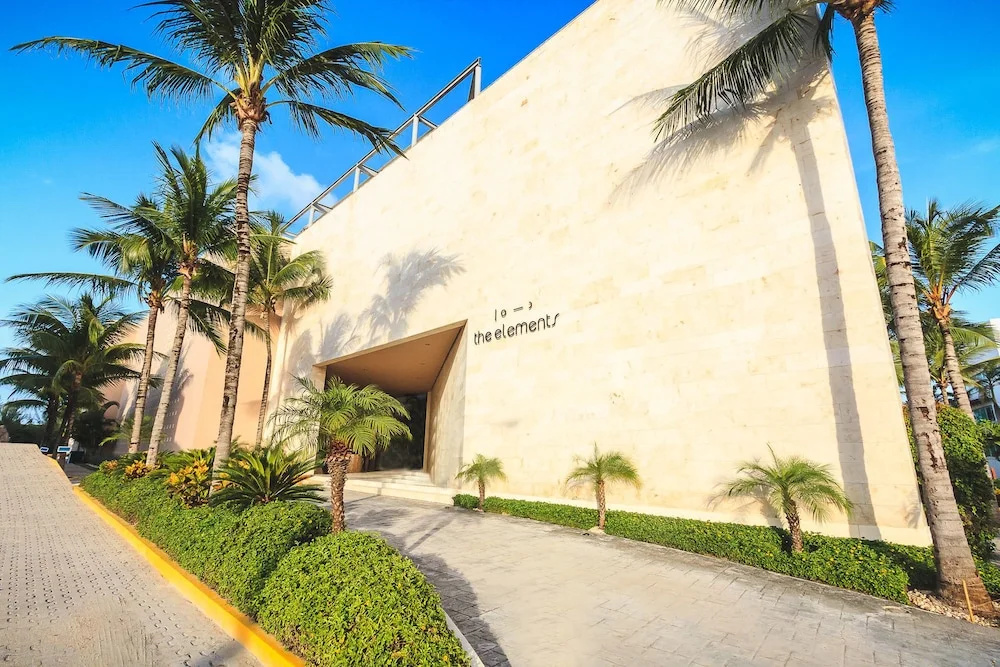 Luxury Garden House Condo - The Elements 108