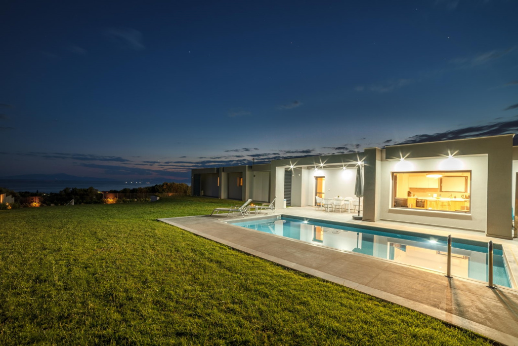 Merelia Luxury Villas - Olivia with Heated Pool
