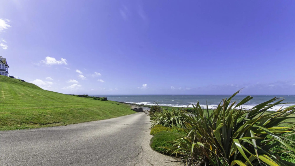 Stables Croyde 4 Bedrooms, Sleeps 8, Sea & Beach Views