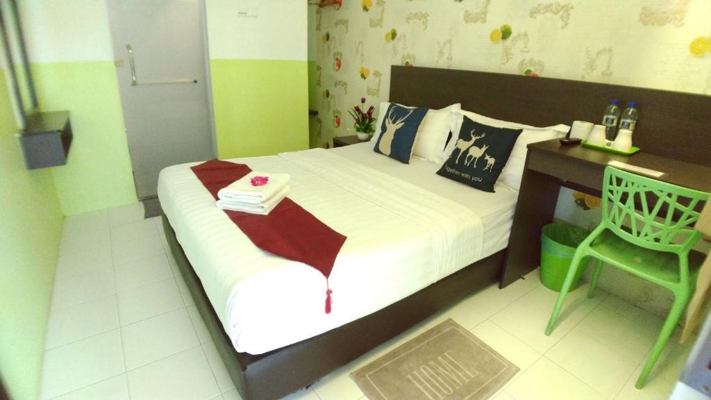 Apple 1 Hotel Gurney
