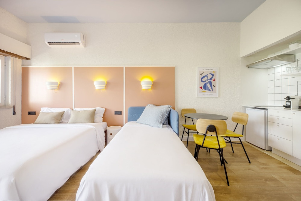Amarelo Studio by Olala Homes