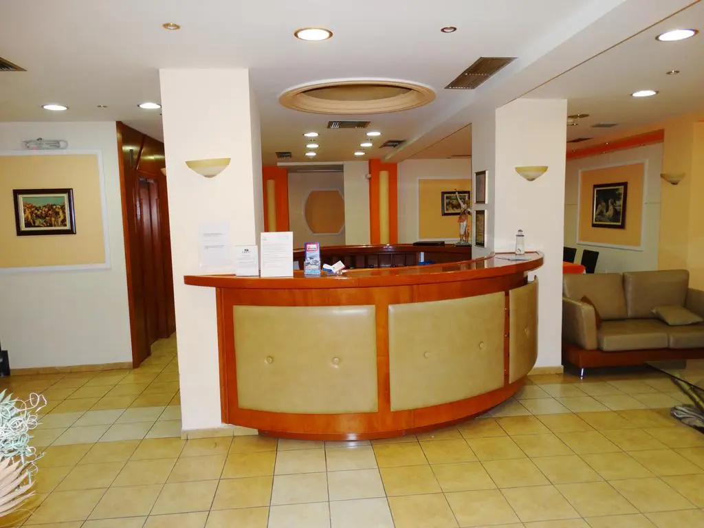 Faros 2 Hotel — фото