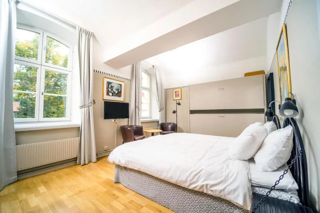 Double Cell (full double bed)
