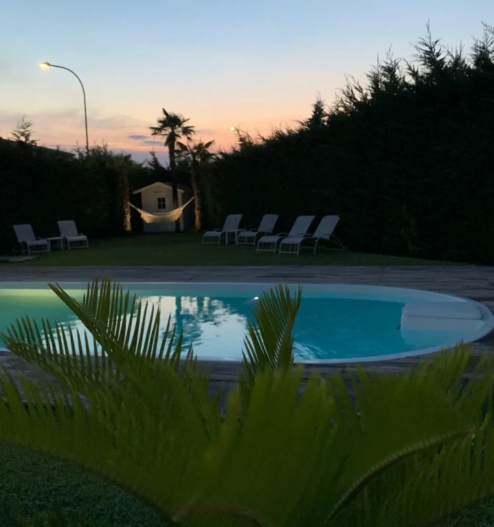 Standard room with pool view