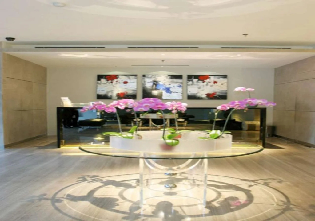 Lobby & Reception