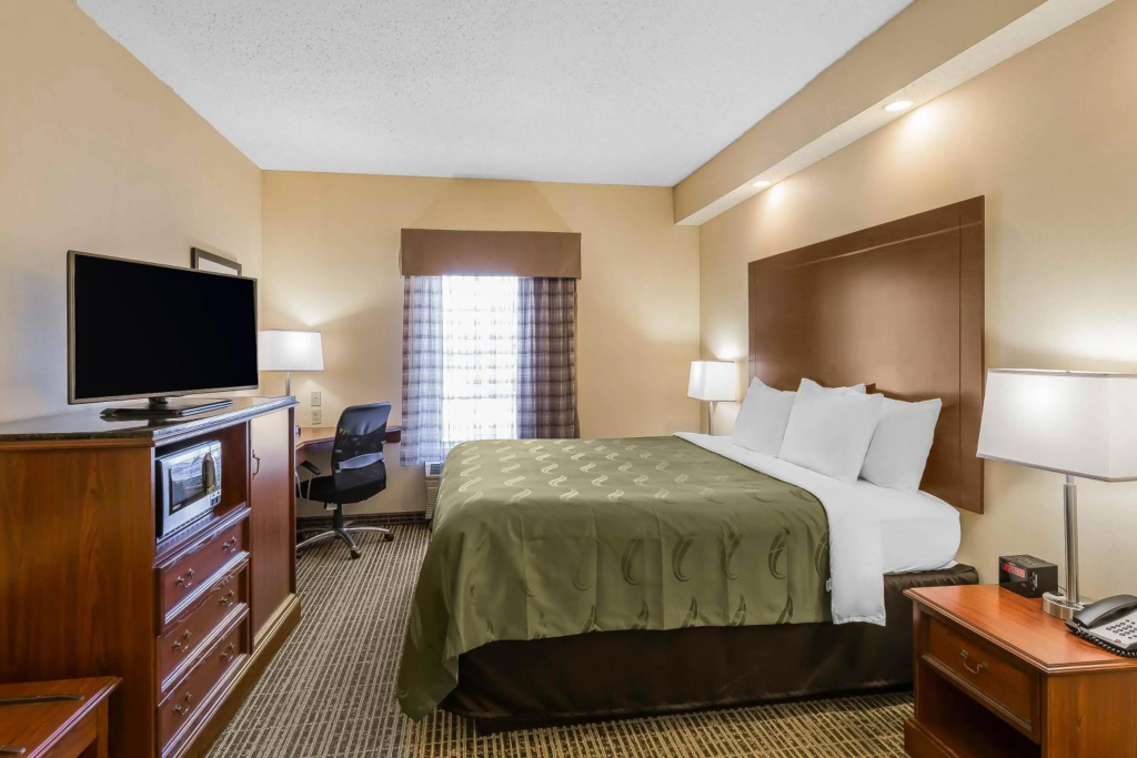 Quality Inn Alcoa Knoxville — 5