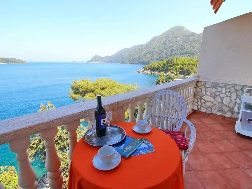 Apartments Filipovic - Comfort One-bedroom Apartment With Balcony and Sea View