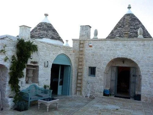 16 Trulli e Giardini