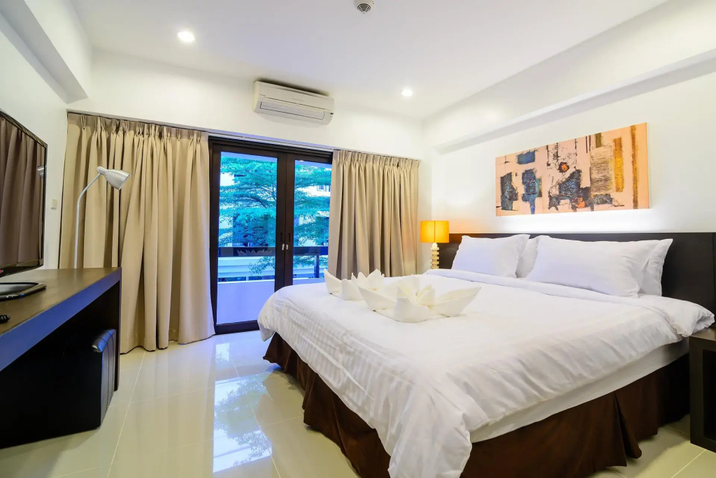 UMA Residence Room Type - Deluxe Pool View