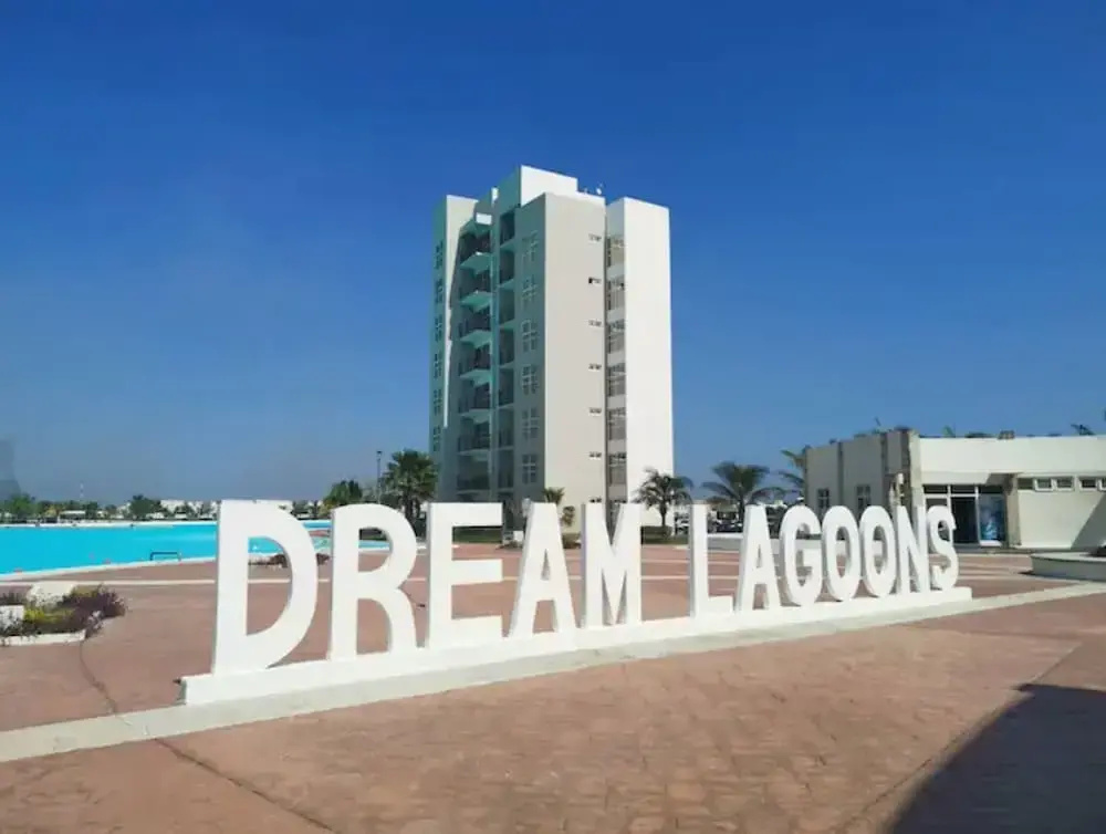 Hermosa Casa Con Laguna Y Alberca