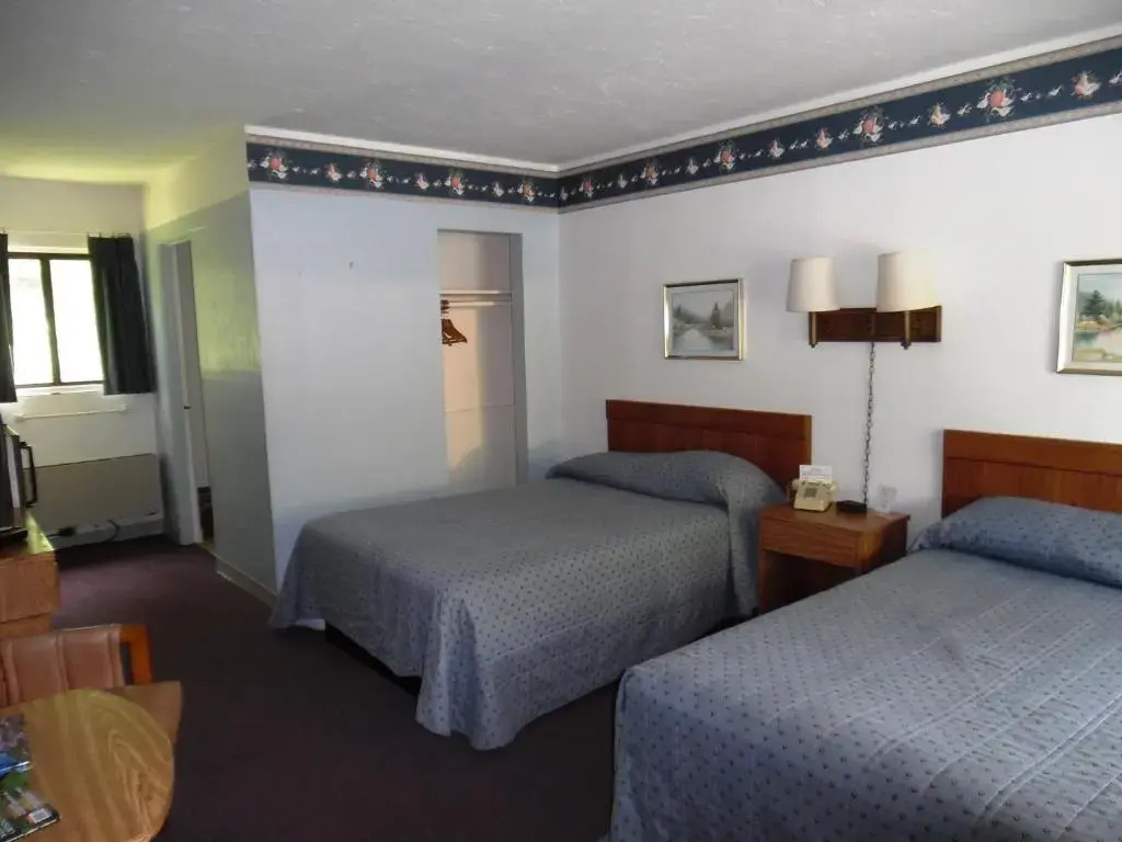 Standard Double room (full double bed)