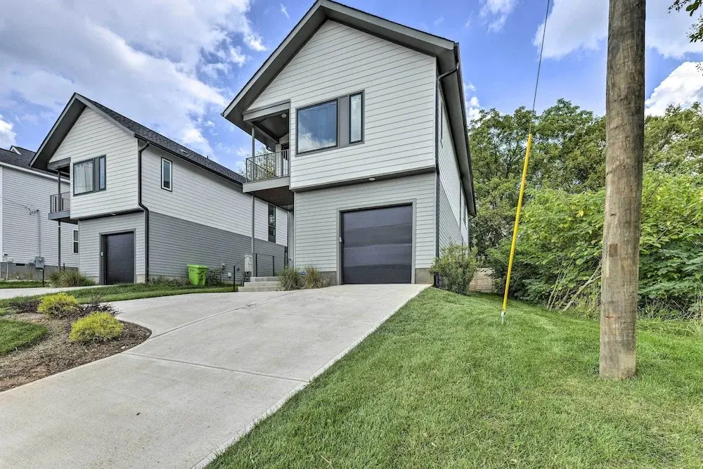 Modern Raleigh Home w/ Patio ~ 2 Mi to Downtown!