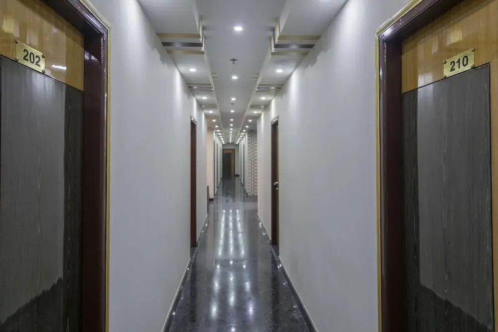 Lobby & Reception
