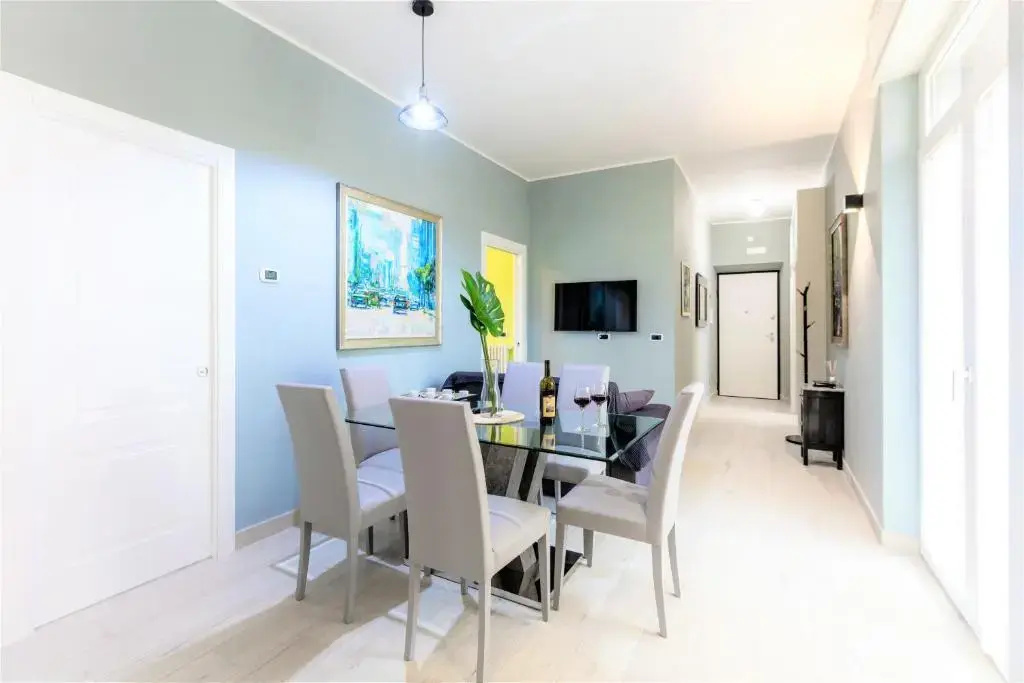 Hostly - Art And Color Rome Midtown - 3Br 2Ba