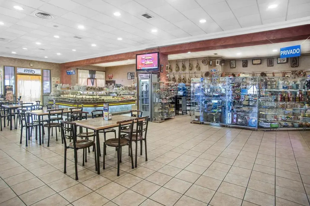 Food & Beverage