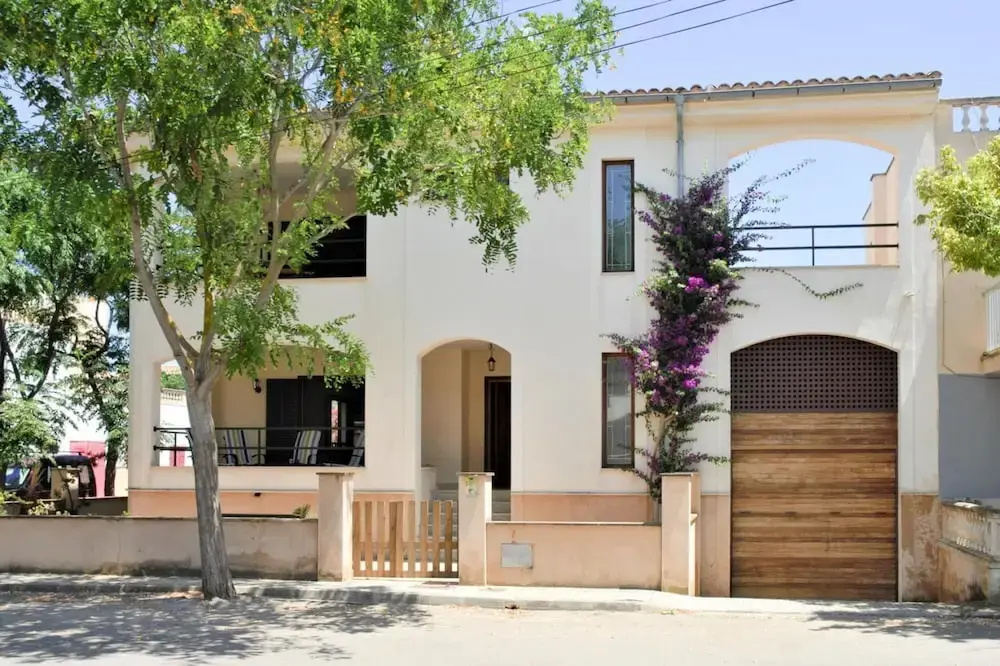 House in S'illot Near Sandy Beach