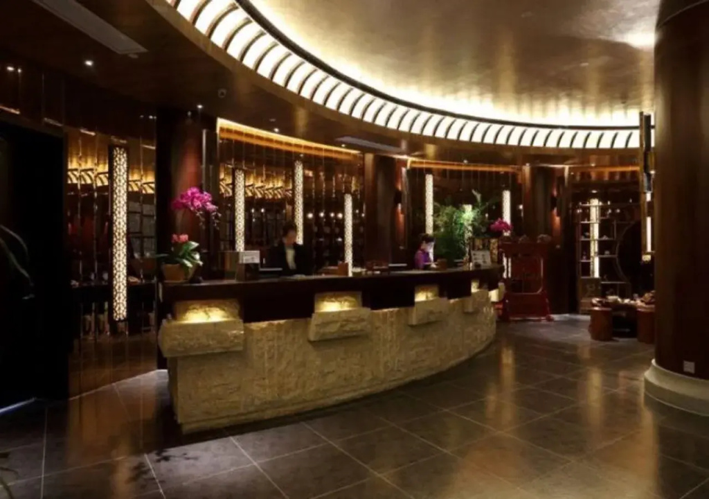 Lobby & Reception