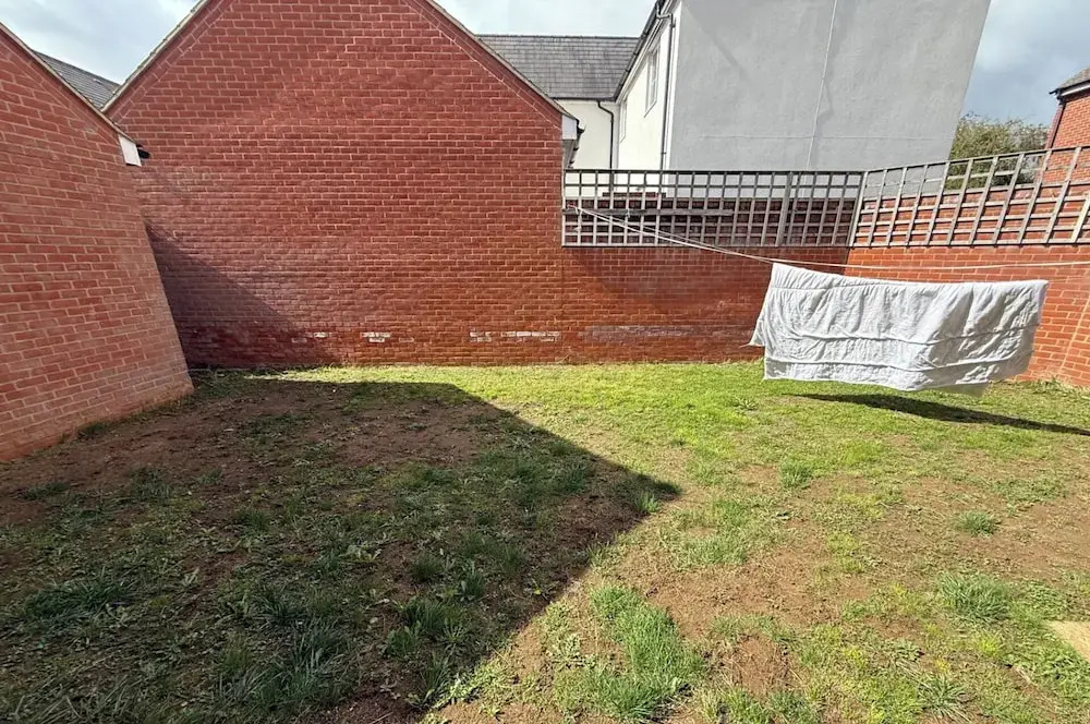 4 Bedroom House Sleeps 8 - Free Parking - Garden