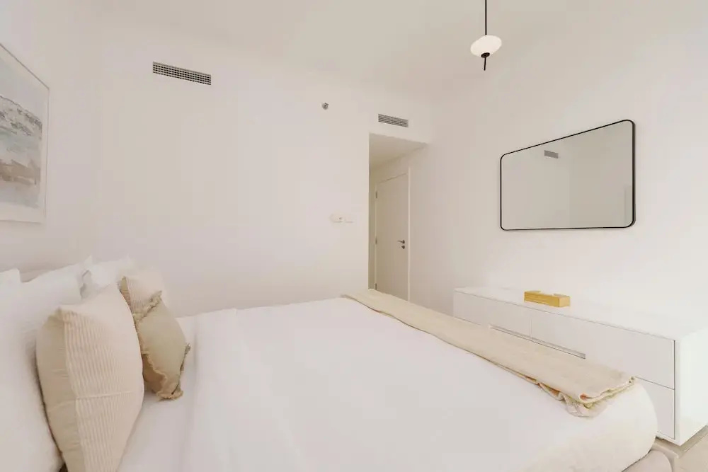 Maison Privee - Modern Chic Apt w/ Spectacular Downtown Views
