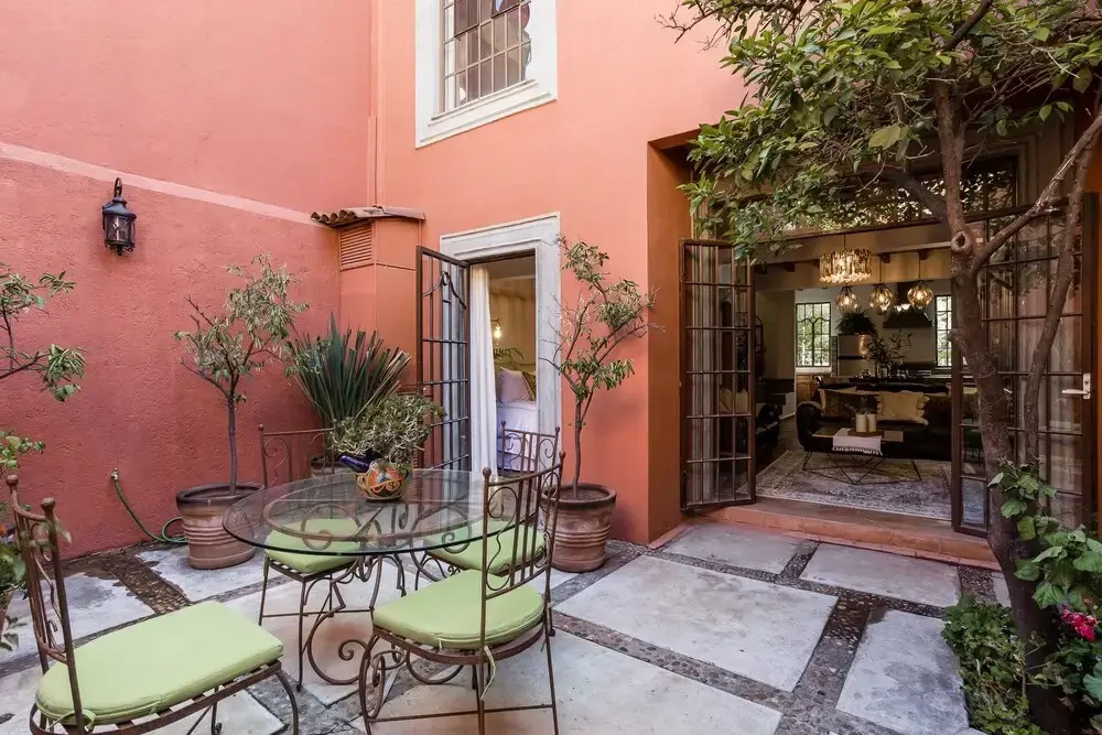 3Br Home With Rooftop & Garage In Centro