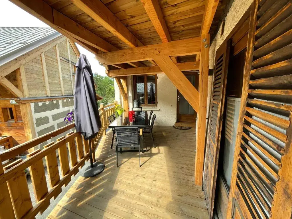 Afficher la photo 8 — LA GENTIANE Bel appartement avec grande terrasse dans vieille ferme de montagne rénovée