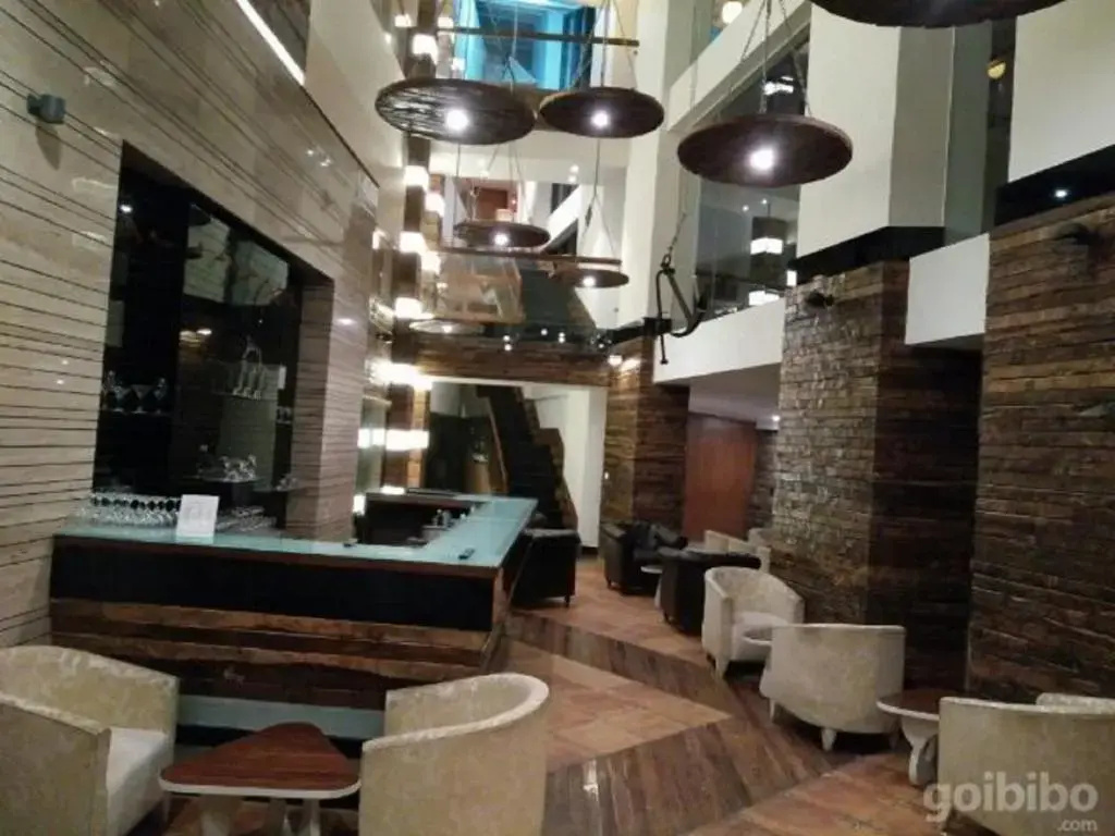Lobby & Reception