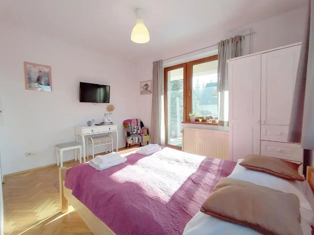 Standard Double room (full double bed)