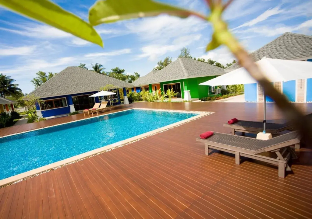 Beach & Waterfront