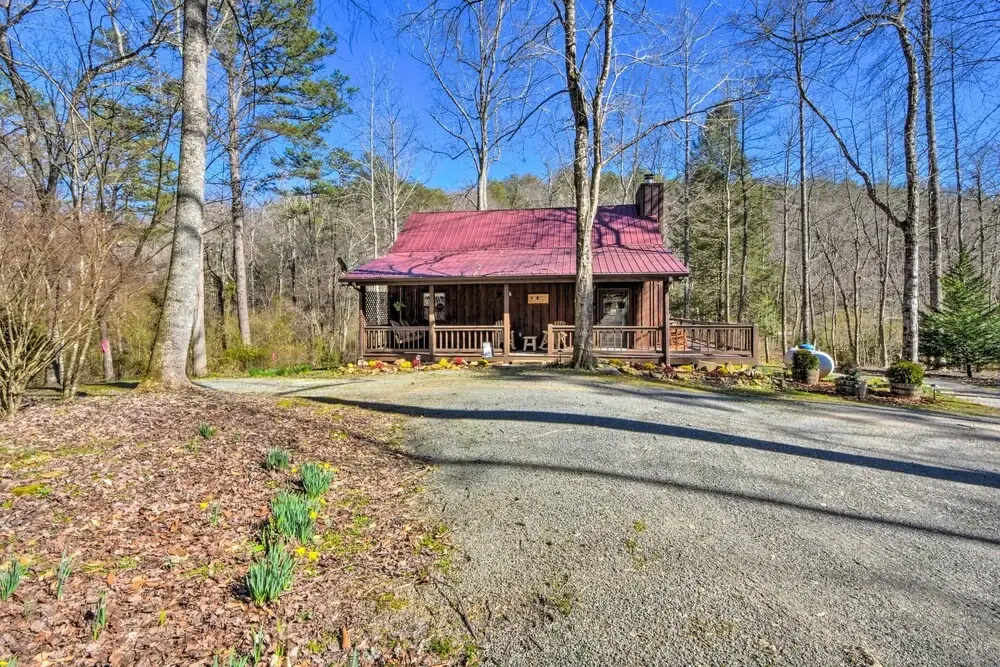 Creekside Cabin in the Blue Ridge Mountains!