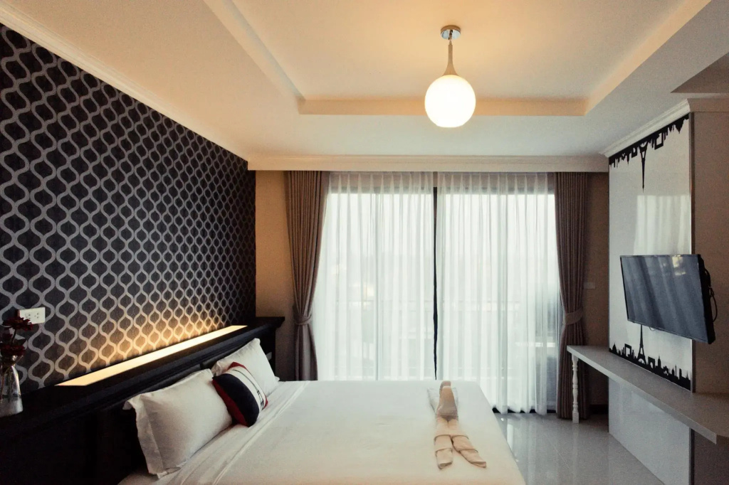 Double Suite full double bed