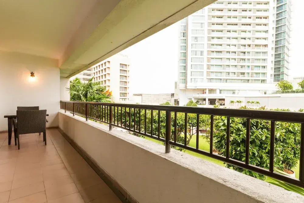 1 Bedroom Luxury Apartment oceanfront