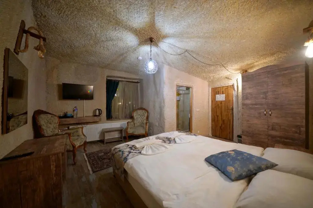 Classic Cave Double room (full double bed)