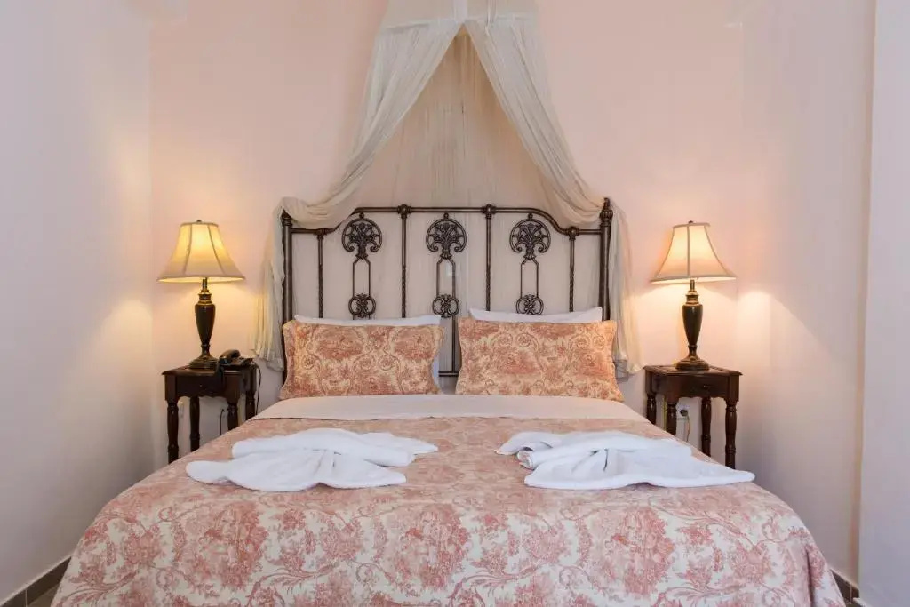 1 Bedroom Apartment with partial sea view